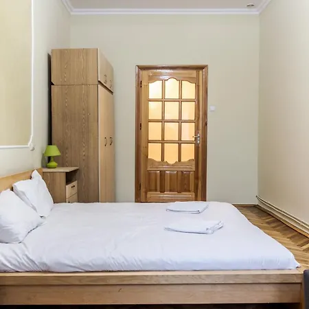 Akademika Hnatyuka *