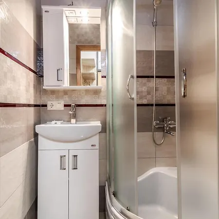 Akademika Hnatyuka *