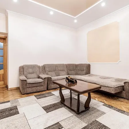 Akademika Hnatyuka Apartment