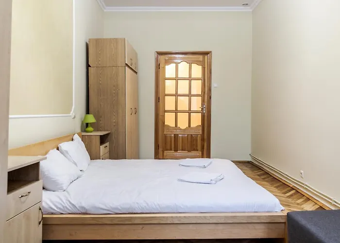 Akademika Hnatyuka *